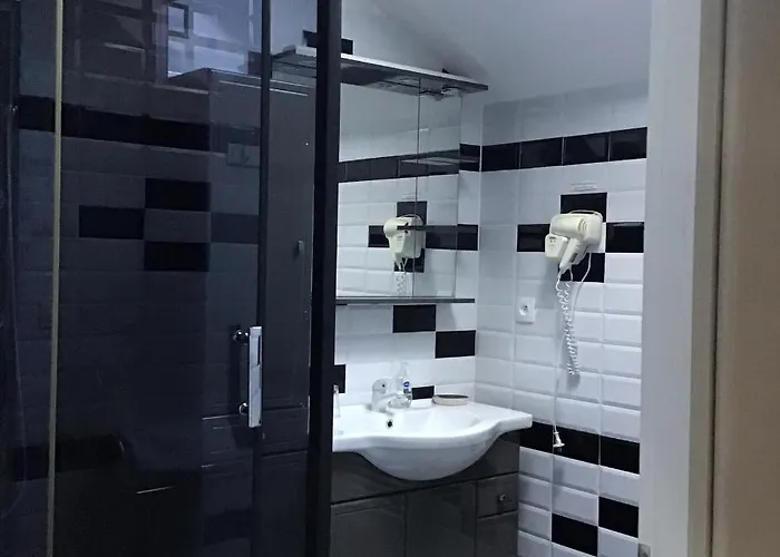 Maison Des 5 Fleurs 14 Pers